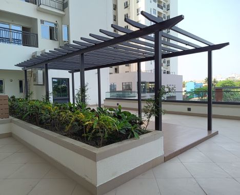 PODIUM LEVEL OPEN CABANA