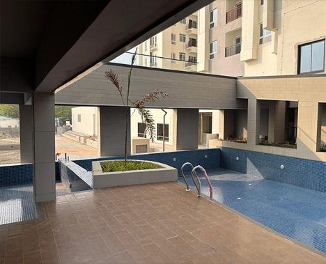SWIMMING POOL WITH KIDS POOL