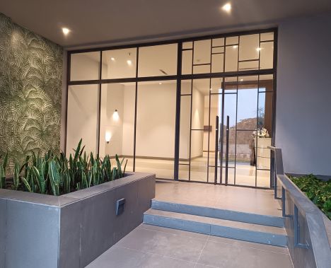 T2 ENTRANCE